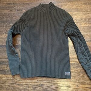 American Eagle Outfitters Men's Olive Green  Turtleneck Sweater